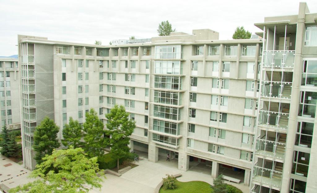 Simon Hotel At Simon Fraser University Burnaby Exterior foto